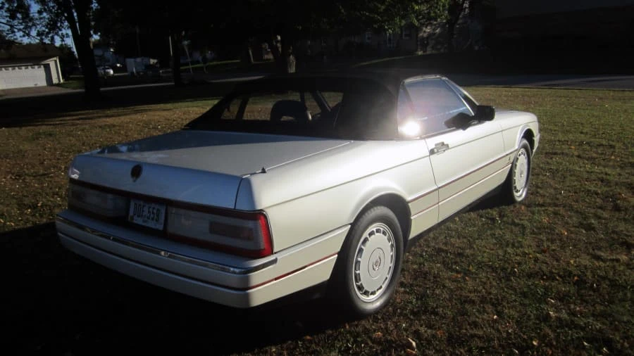 1990 Cadillac Allante - Image 3 of 9
