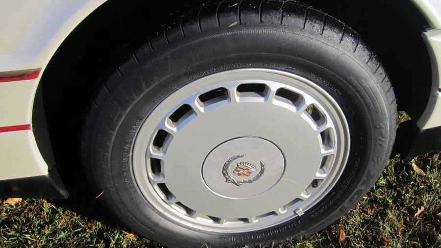 1990 Cadillac Allante - Image 8 of 9