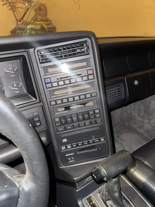 1990 Cadillac Allante - Image 8 of 15