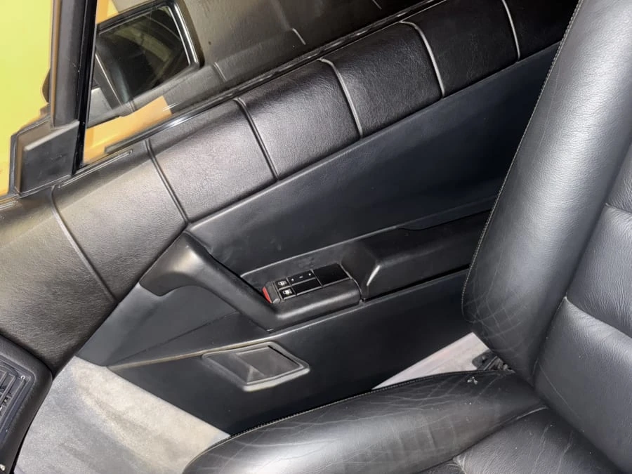 1990 Cadillac Allante - Image 13 of 15
