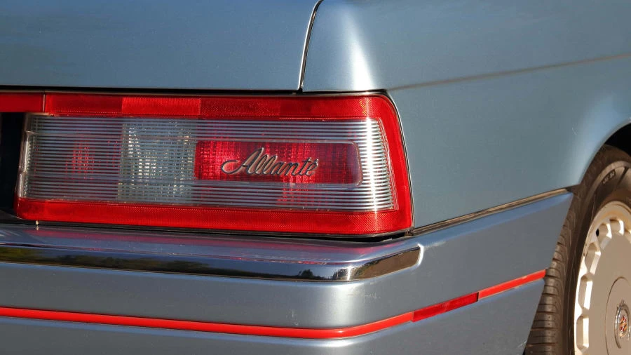 1990 Cadillac Allante - Image 11 of 14