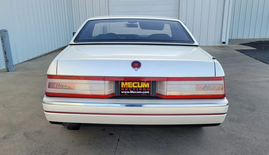 1990 Cadillac Allante - Image 6 of 31