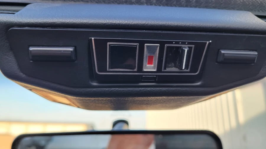 1990 Cadillac Allante - Image 31 of 31