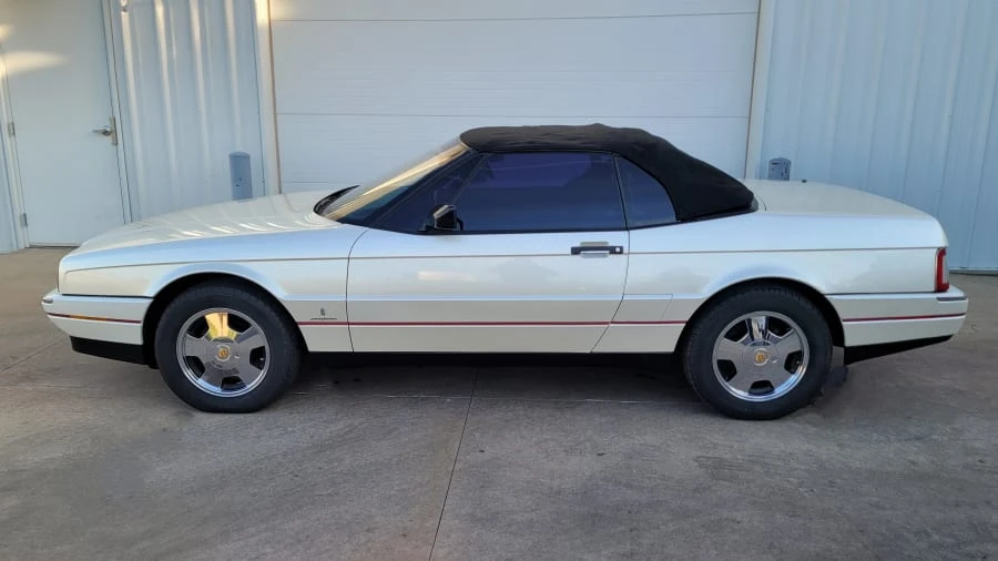 1990 Cadillac Allante - Image 5 of 31