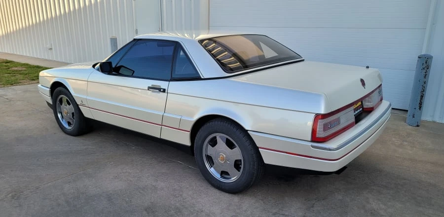 1990 Cadillac Allante - Image 7 of 31