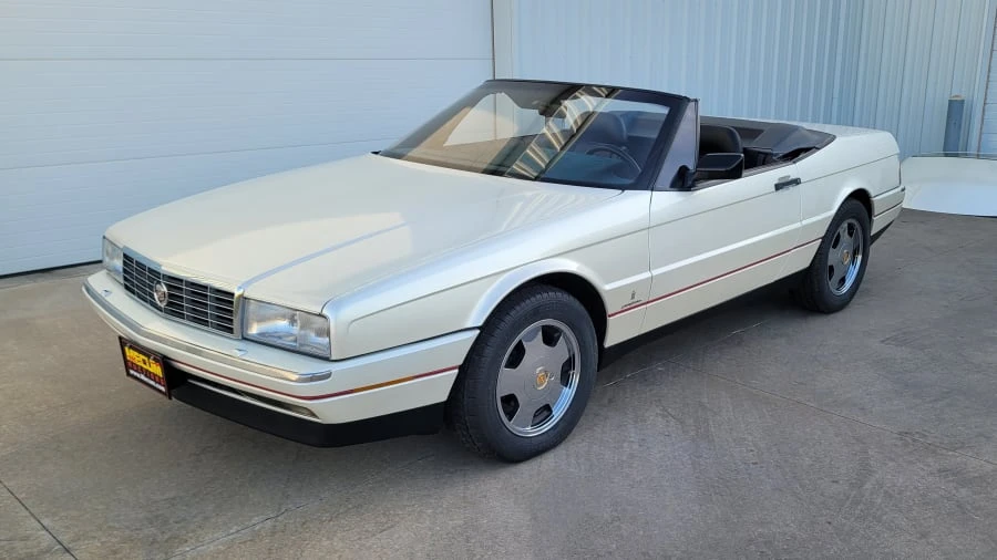 1990 Cadillac Allante - Image 4 of 31