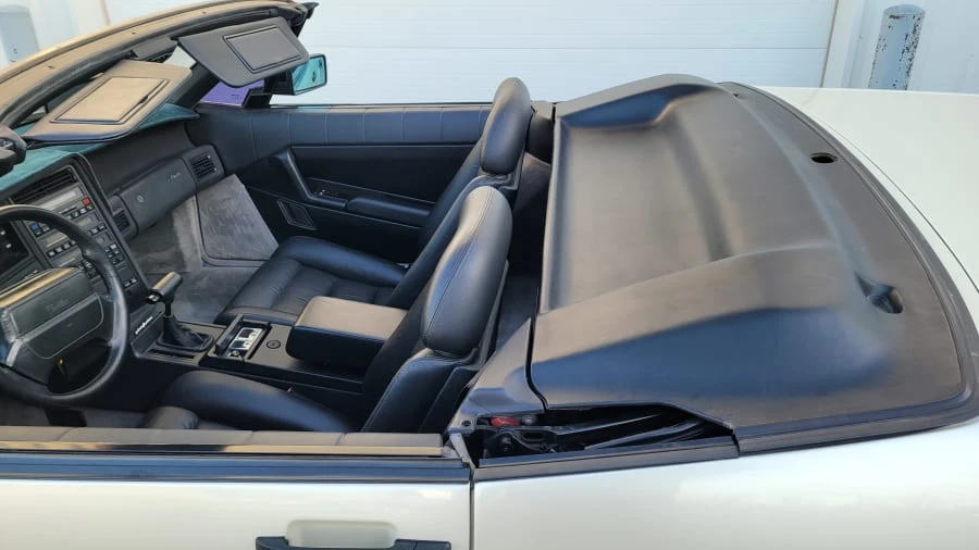 1990 Cadillac Allante - Image 30 of 31