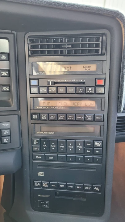 1990 Cadillac Allante - Image 18 of 31
