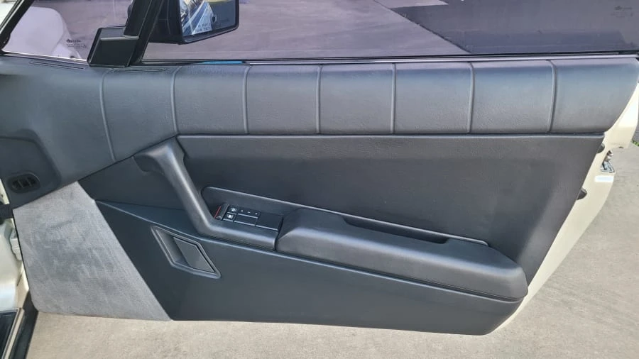 1990 Cadillac Allante - Image 20 of 31