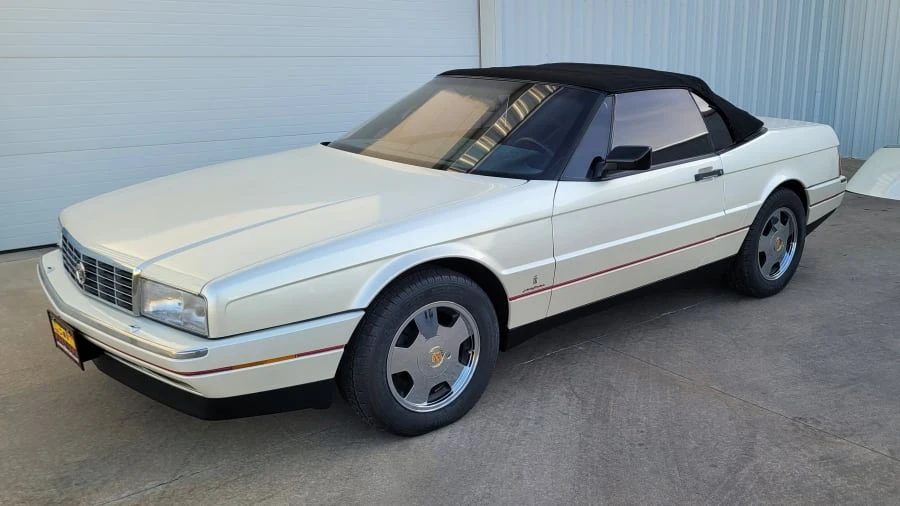 1990 Cadillac Allante - Image 10 of 31