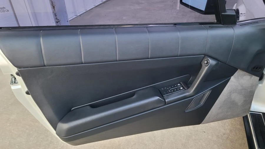 1990 Cadillac Allante - Image 15 of 31