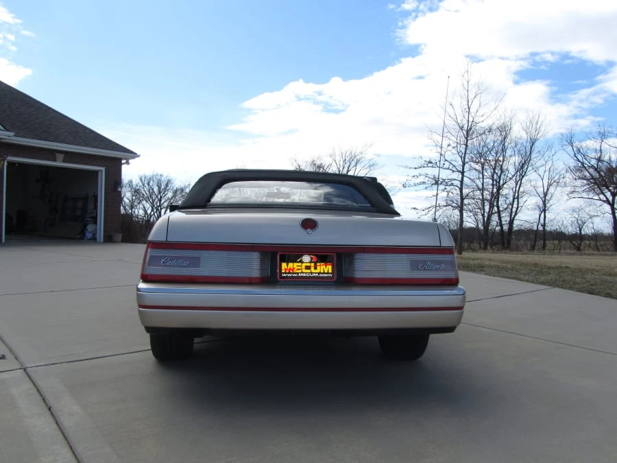 1990 Cadillac Allante - Image 2 of 8