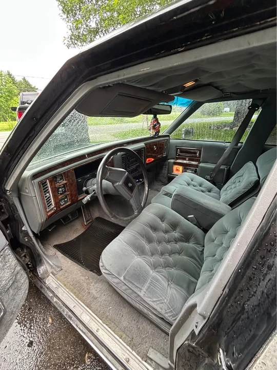 1990 Cadillac Brougham - Image 5 of 11