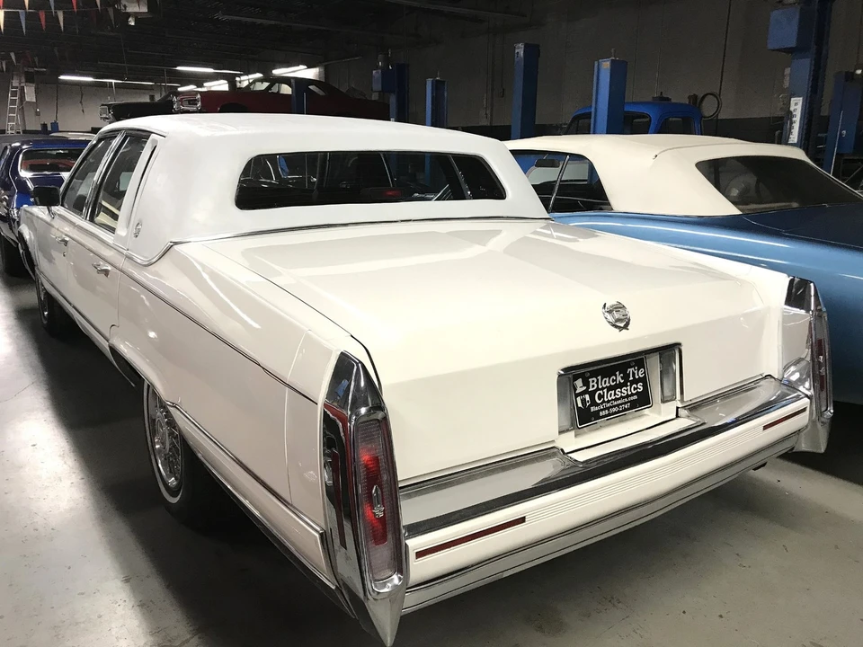 1990 Cadillac Brougham - Image 6 of 21