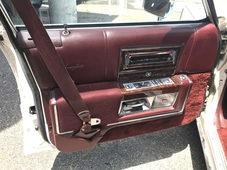 1990 Cadillac Brougham - Image 16 of 21
