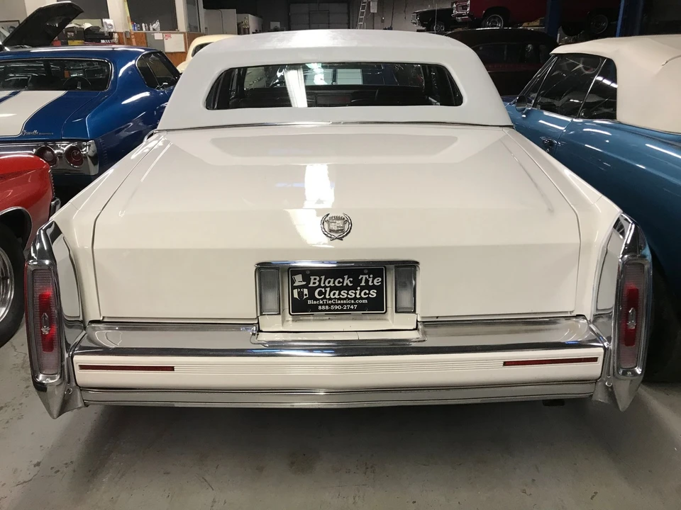 1990 Cadillac Brougham - Image 7 of 21