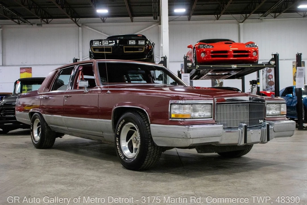 1990 Cadillac Brougham - Image 10 of 12