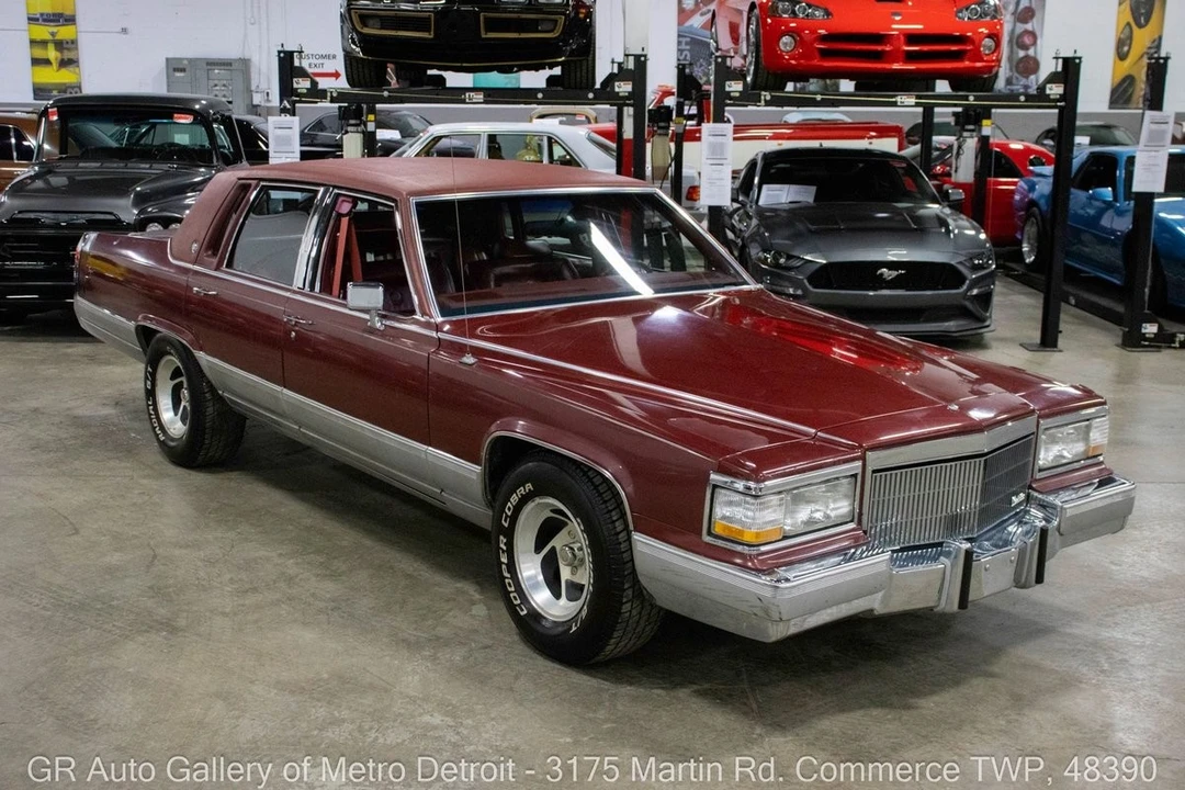 1990 Cadillac Brougham - Image 9 of 12