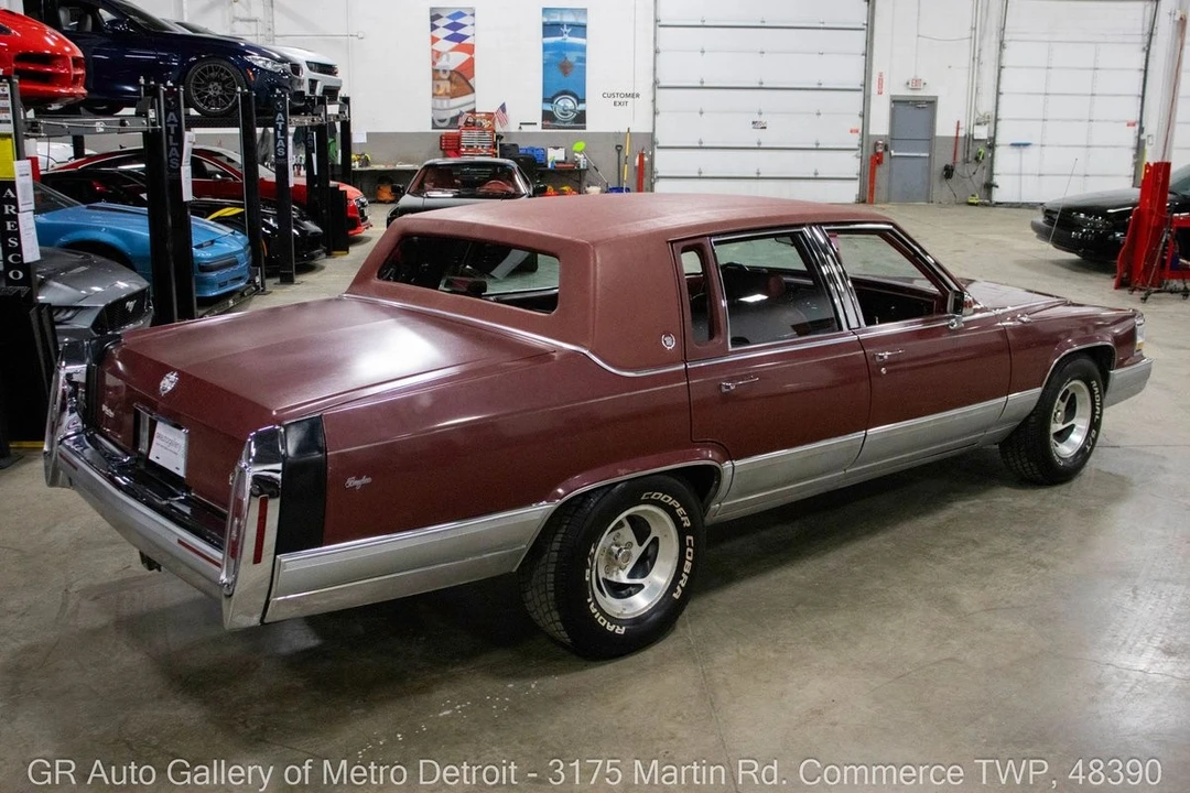 1990 Cadillac Brougham - Image 7 of 12
