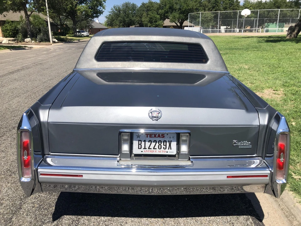 1990 Cadillac Brougham - Image 14 of 31