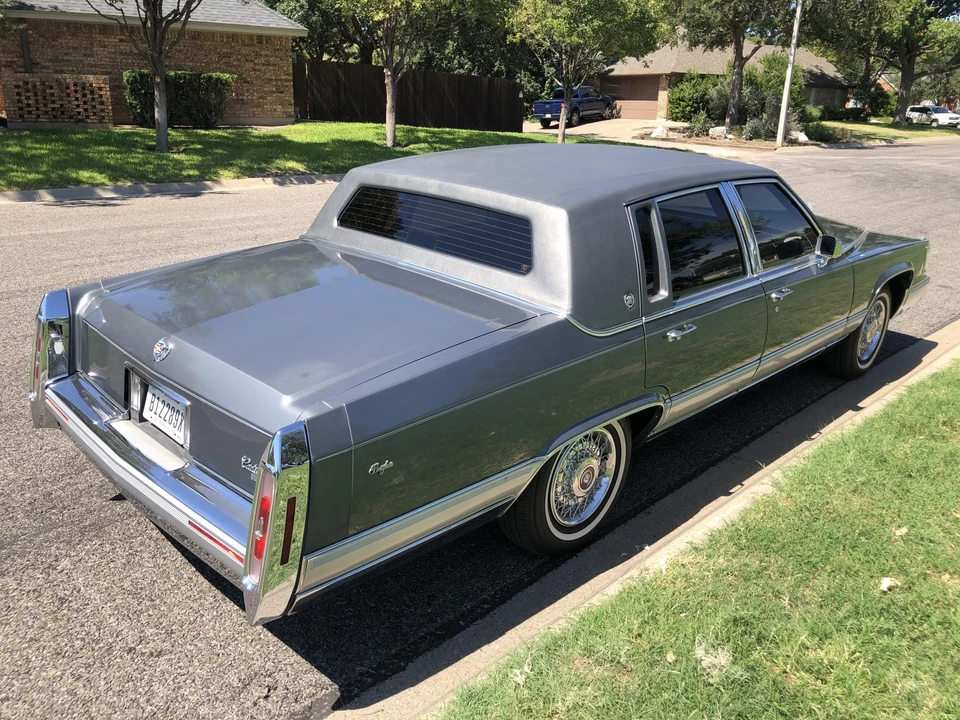 1990 Cadillac Brougham - Image 11 of 31