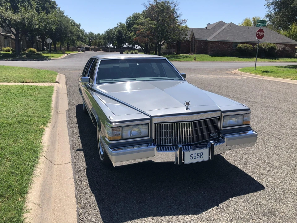 1990 Cadillac Brougham - Image 3 of 31