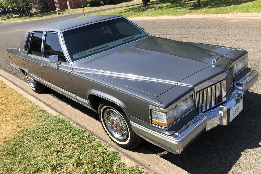 1990 Cadillac Brougham - Image 6 of 31