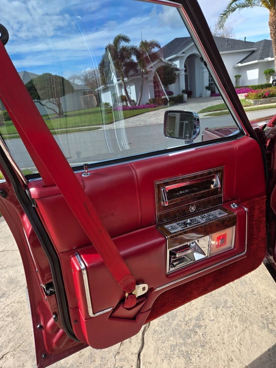 1990 Cadillac Brougham - Image 19 of 21