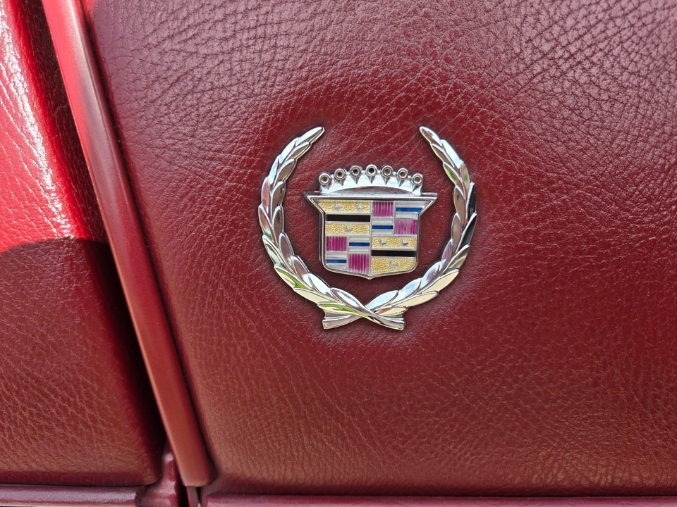 1990 Cadillac Brougham - Image 9 of 21