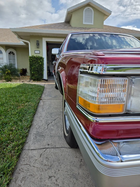 1990 Cadillac Brougham - Image 14 of 21