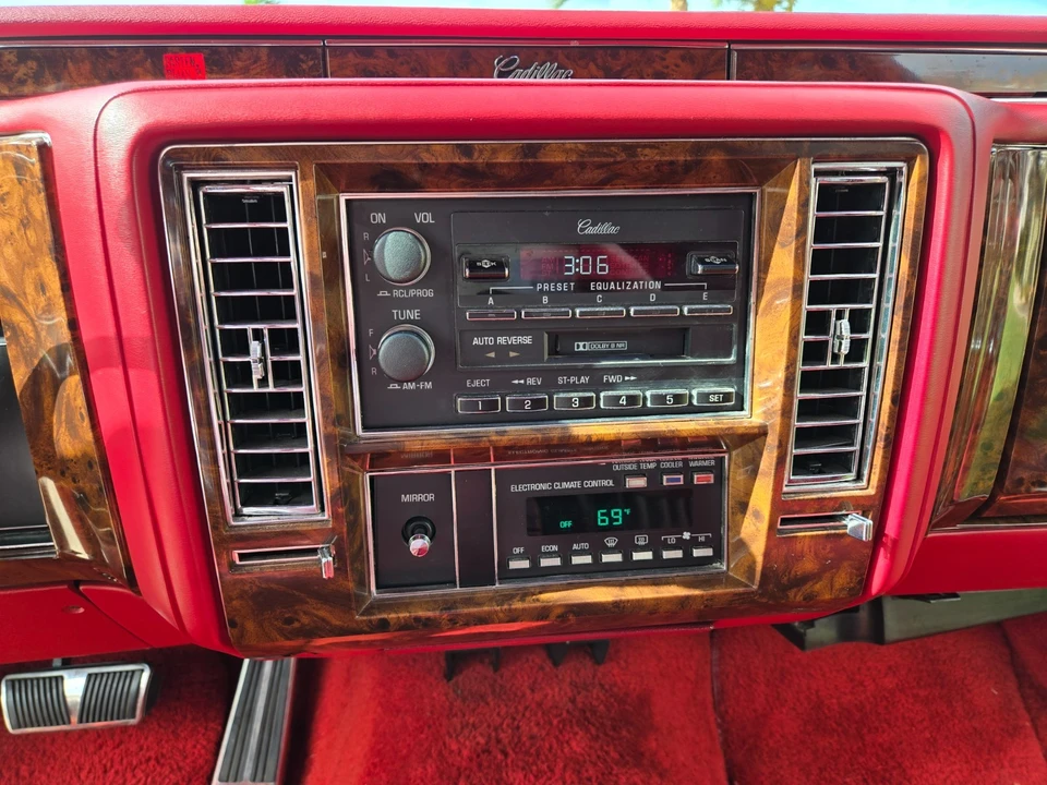 1990 Cadillac Brougham - Image 21 of 21
