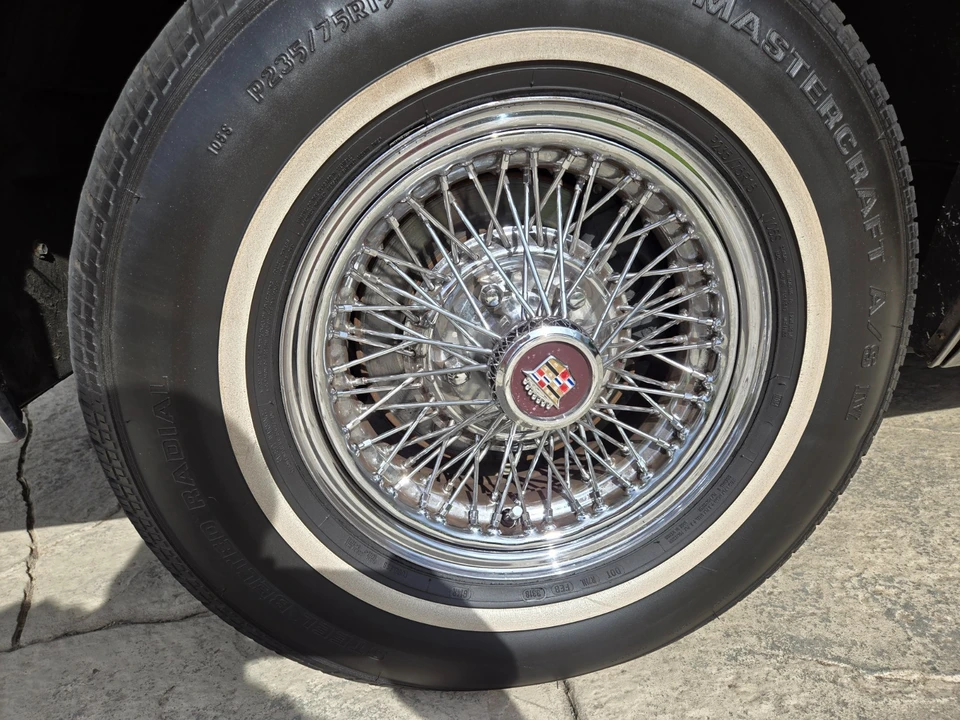 1990 Cadillac Brougham - Image 17 of 21