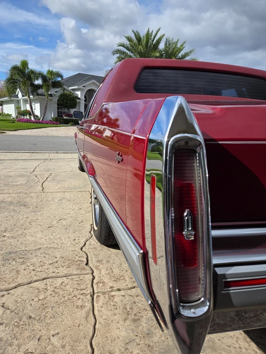 1990 Cadillac Brougham - Image 15 of 21