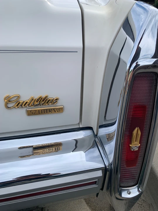 1990 Cadillac Brougham - Image 4 of 18
