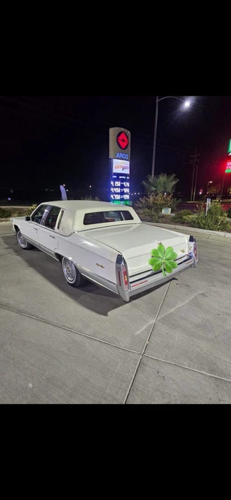 1990 Cadillac Brougham - Image 14 of 18