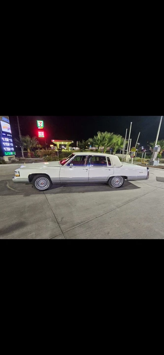 1990 Cadillac Brougham - Image 13 of 18