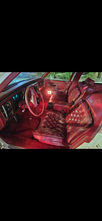1990 Cadillac Brougham - Image 16 of 18