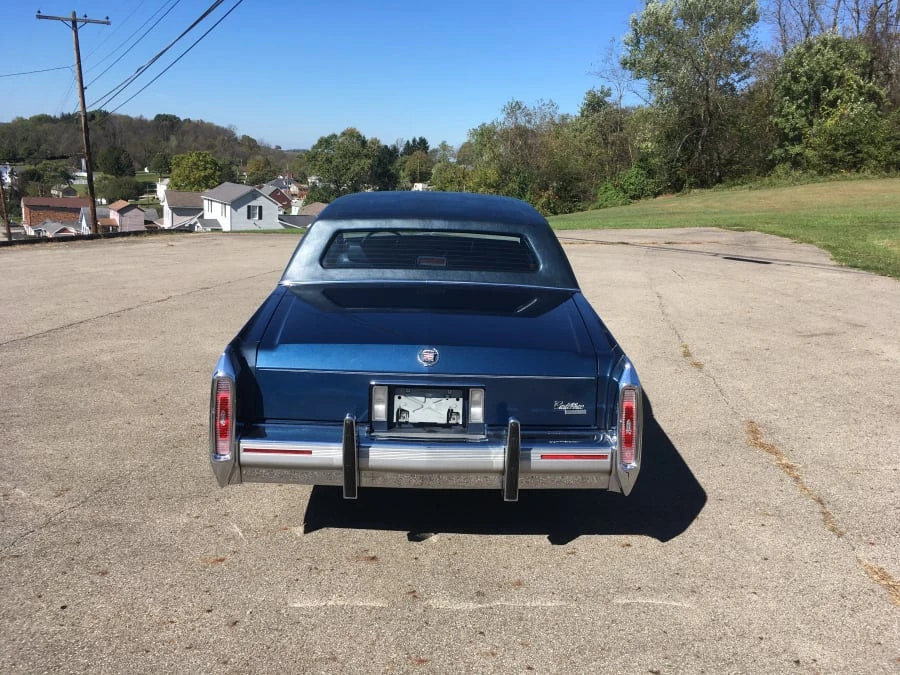 1990 Cadillac Brougham - Image 4 of 7