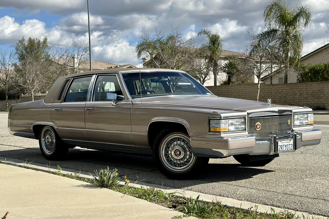 1990 Cadillac Brougham - Image 2 of 31