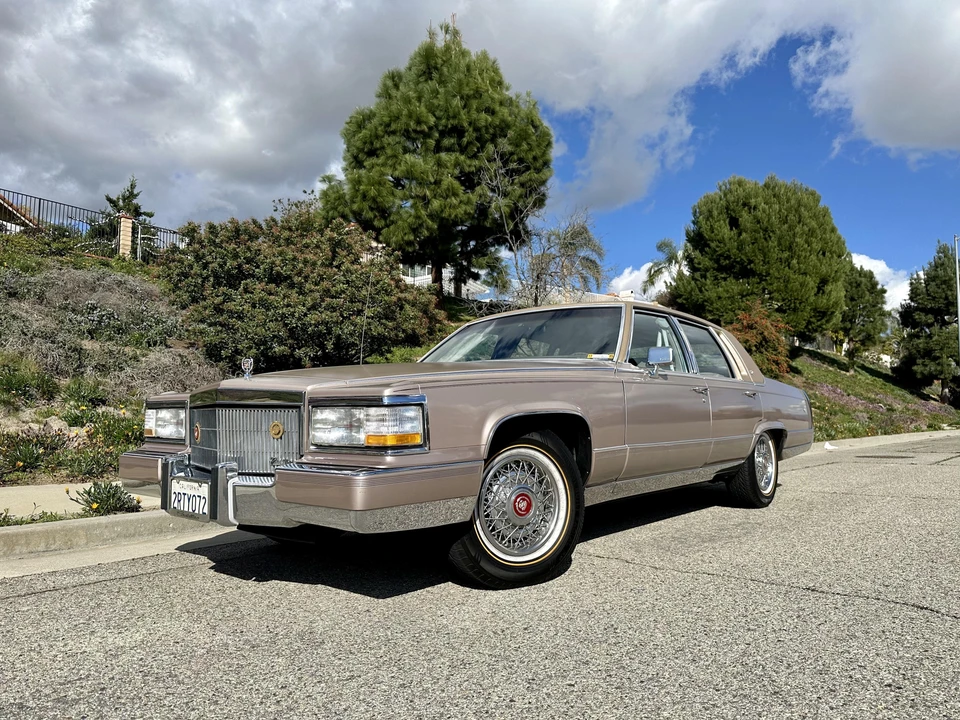 1990 Cadillac Brougham - Image 7 of 31