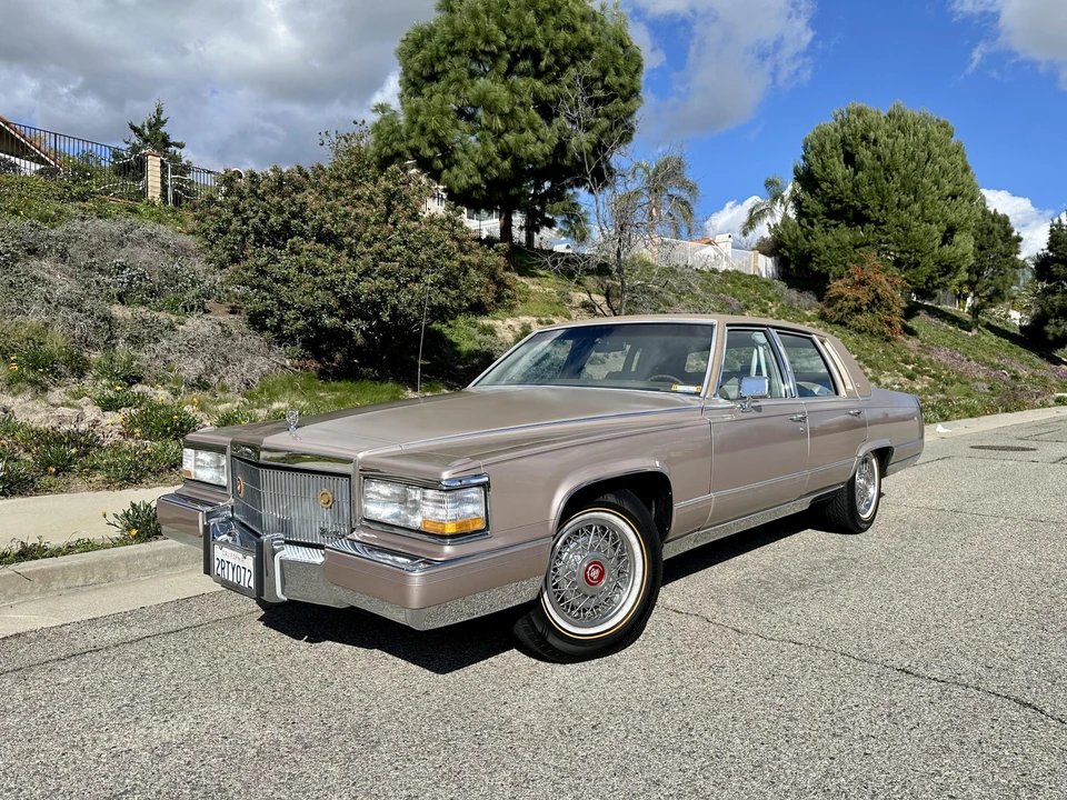 1990 Cadillac Brougham - Image 6 of 31
