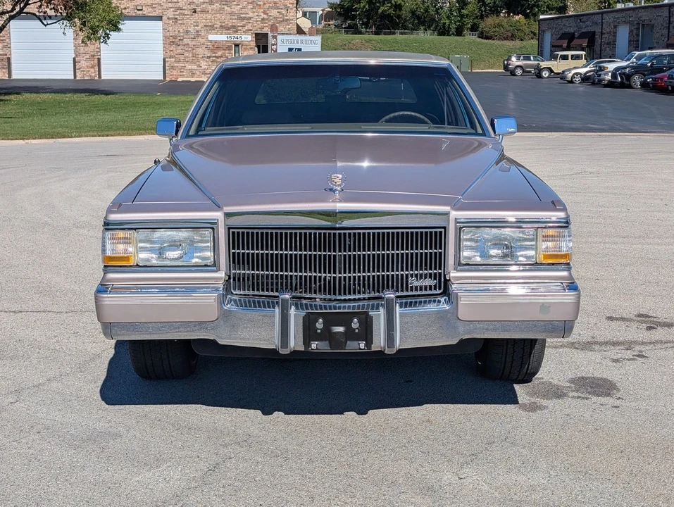 1990 Cadillac Brougham - Image 14 of 21