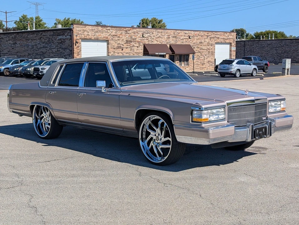 1990 Cadillac Brougham - Image 15 of 21