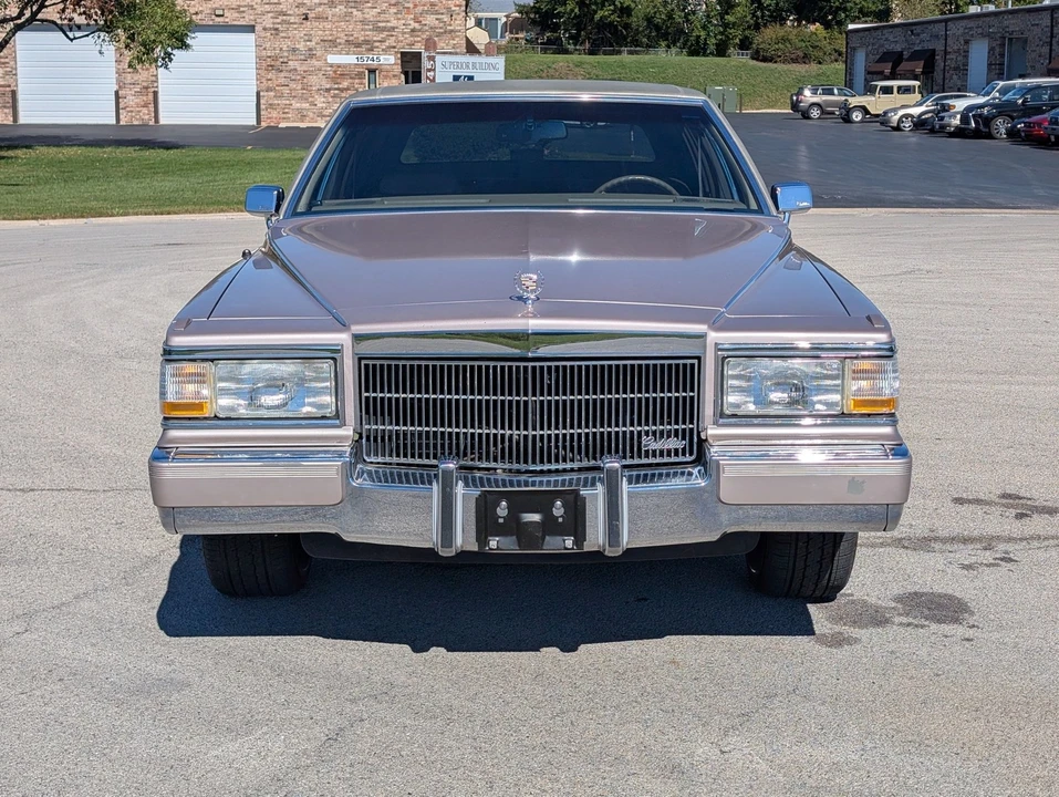 1990 Cadillac Brougham - Image 14 of 21