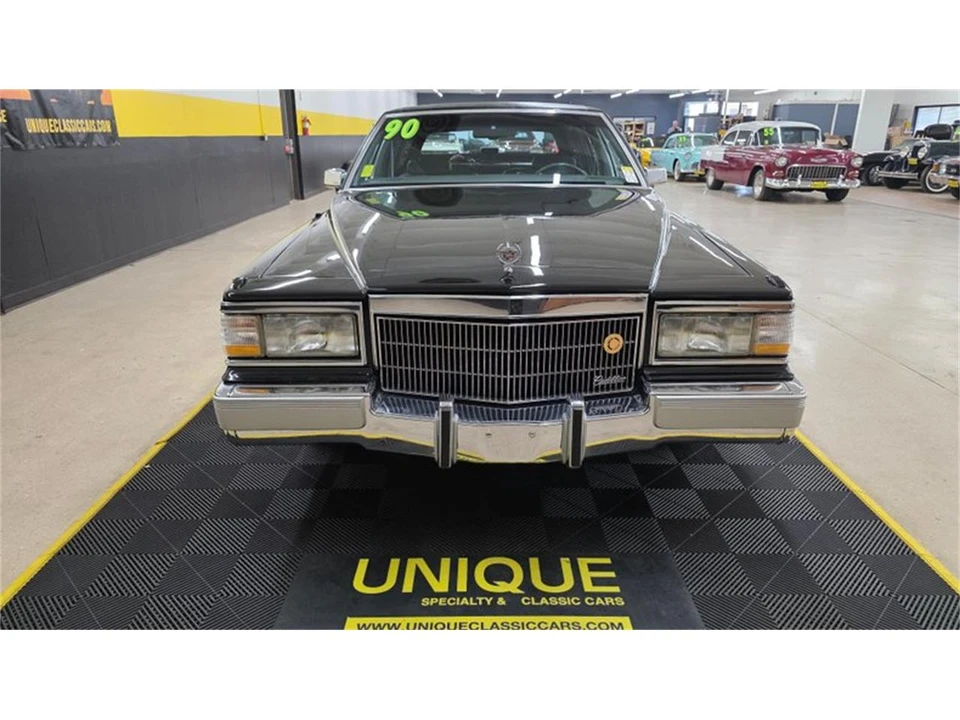 1990 Cadillac Brougham - Image 2 of 31
