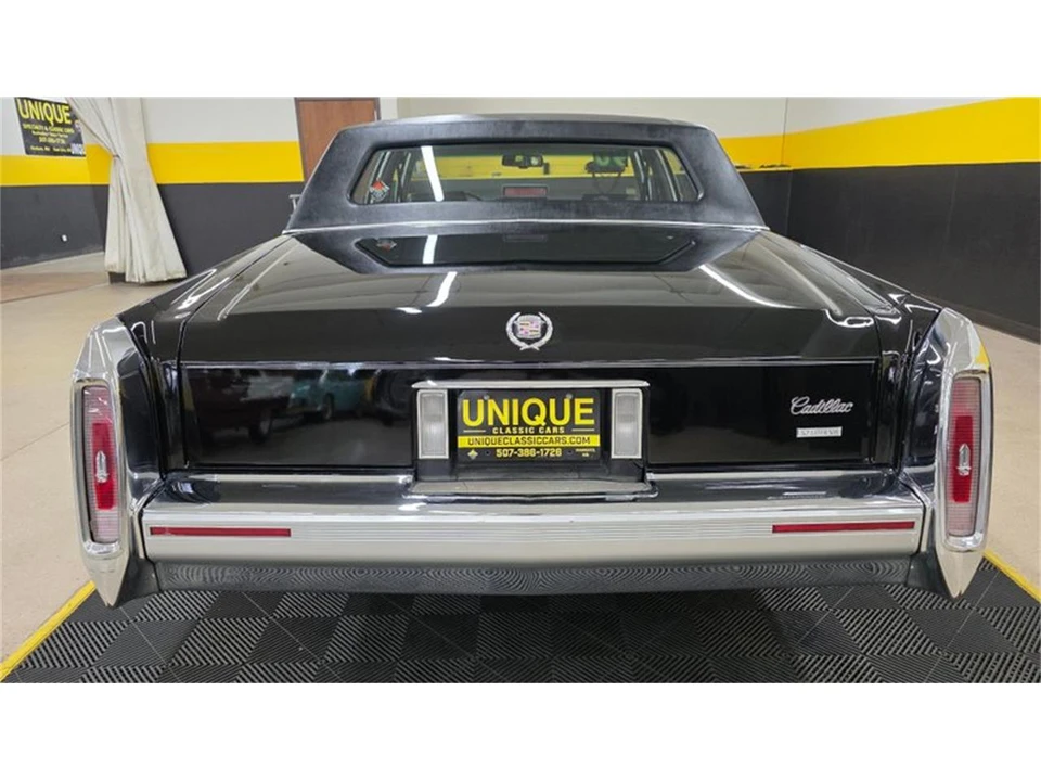 1990 Cadillac Brougham - Image 5 of 31