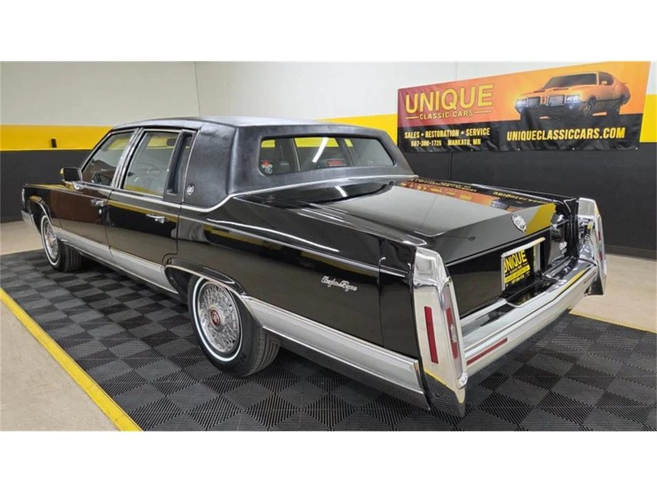 1990 Cadillac Brougham - Image 6 of 31