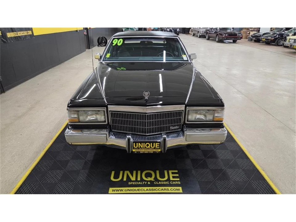 1990 Cadillac Brougham - Image 2 of 31