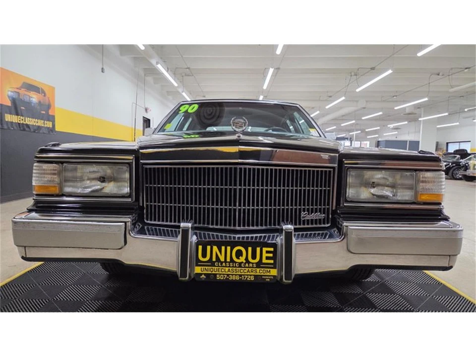 1990 Cadillac Brougham - Image 8 of 31