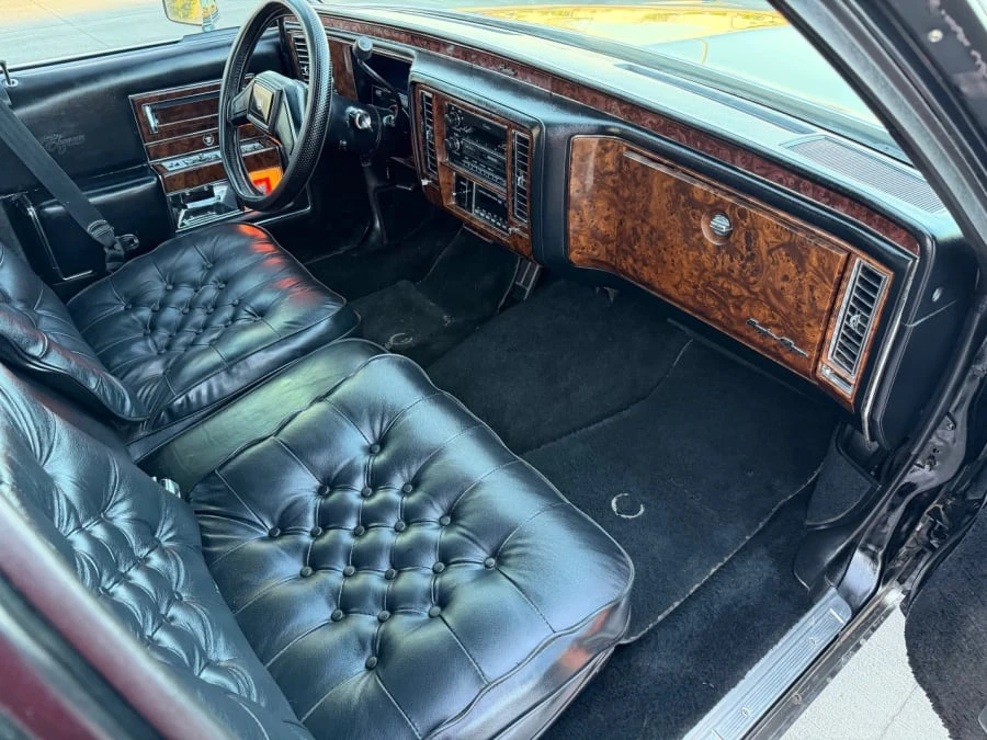1990 Cadillac Brougham - Image 19 of 20